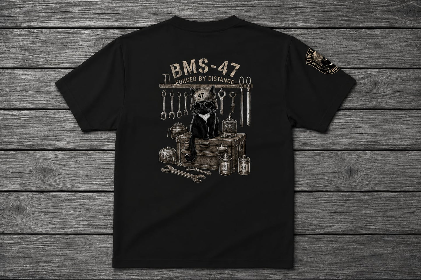 HANGAR TOOLS CAT TEE / 黒