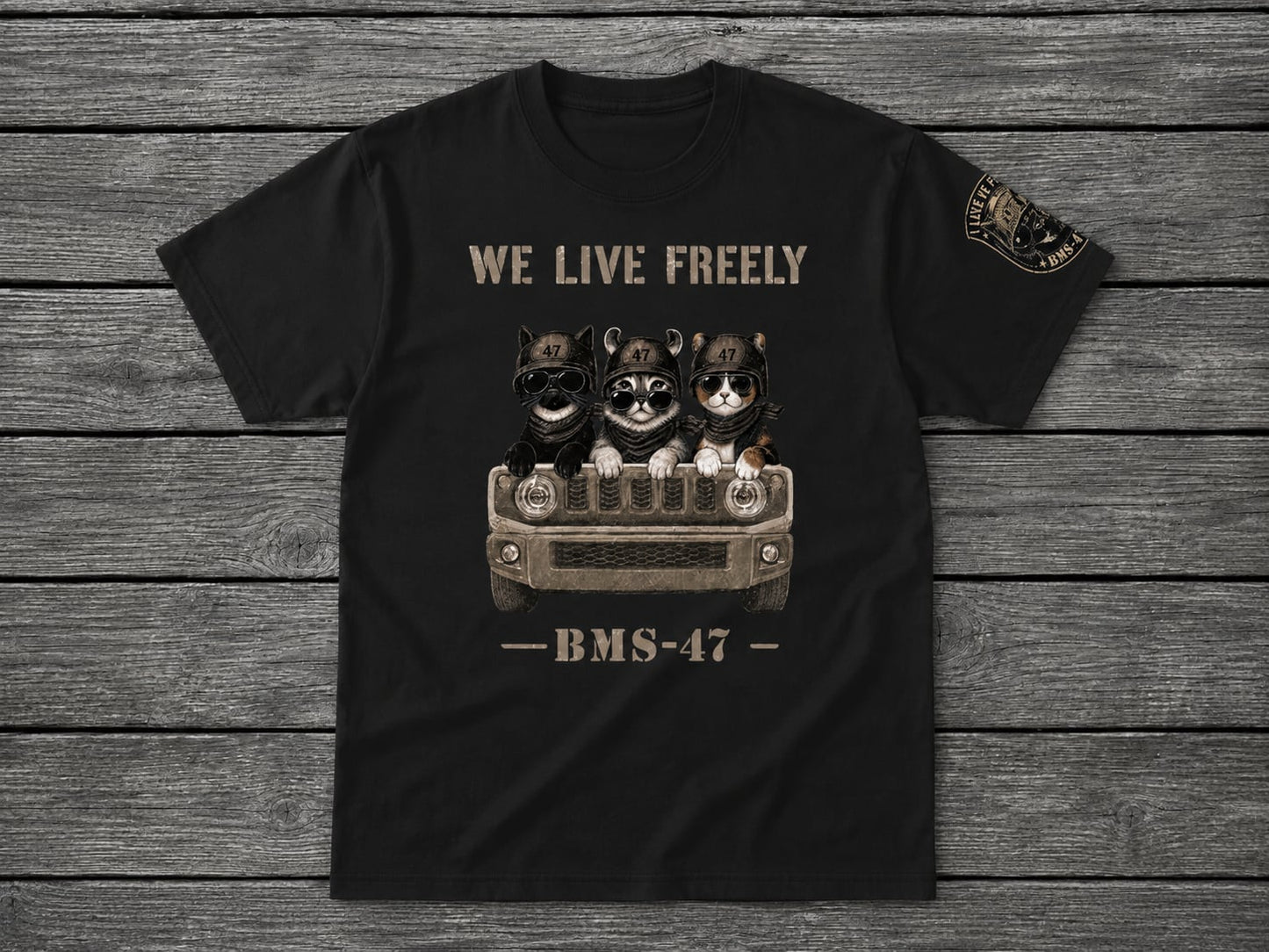 WE LIVE FREELY ROUGH ROADS CAT TEE／黒