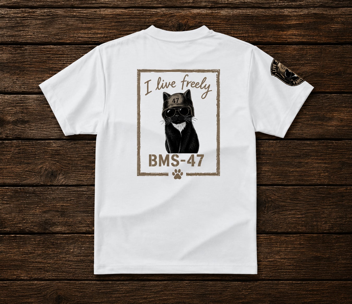 BMS-47 “I LIVE FREELY” CAT TEE／白